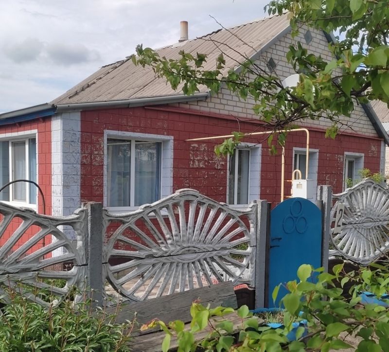 Приватний будинок будинок у селищі Чутове  Полтавського району Полтавської Chutove  1