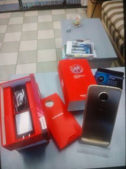 Moto Z2 Force XT1789 e77bc5e028 - зображення 1
