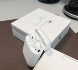 Наушники Apple AirPods de33330cc3 - зображення 1