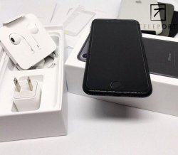 Магазин Гарантия iPhone 7 32GB Black Оригинал ПолныйКомплект 38e54e0ebd - зображення 1