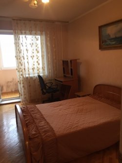 Метро в пешей доступности Ревуцкого 30/1 трехкомнатная 75341d3628 - зображення 1