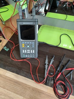 Fluke 105B Портативный цифровой Осциллограф-мультиметр 4a7f3b25b2 - зображення 1