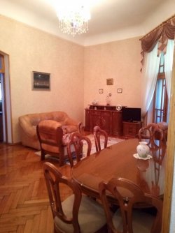 Продам красивую квартиру в историческом доме Одессы на Троицкой d33ad3bd2e - зображення 1