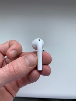 Apple AirPods 2 with Wireless Charging Case 12f73c07e2 - зображення 1